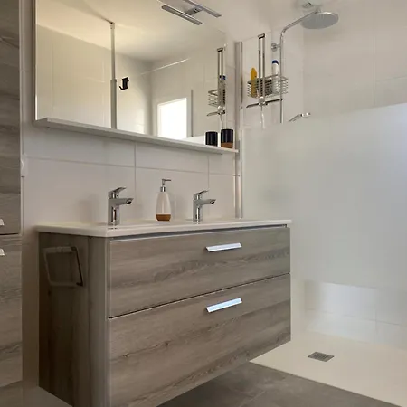 Maison Moderne Et Charmante A 450m De La Plage, 2 Chambres, Terrasse Et Barbecue - Fr-1-336-153 펜션 *